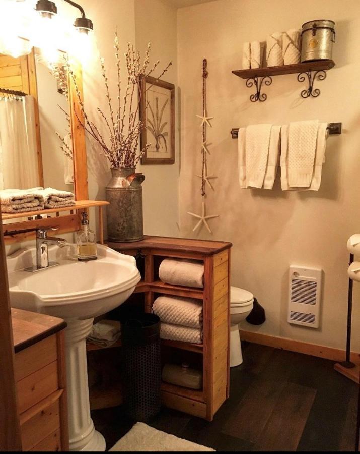 A Suite Retreat - Beyond Bed & Breakfast Sun Peaks Exterior foto